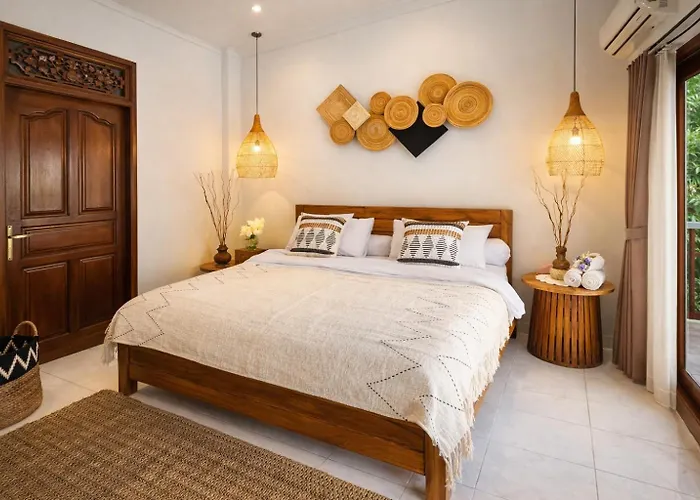 Inyoni Toucan - 3br Private Center Seminyak