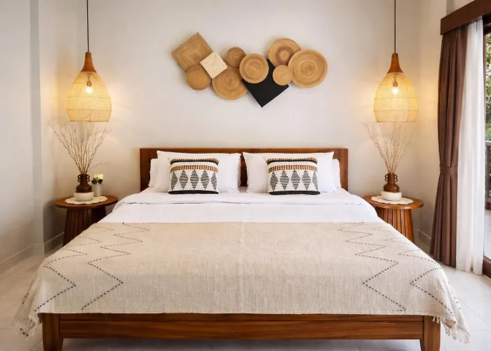Inyoni Toucan - 3br Private Center Seminyak