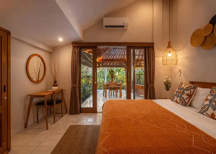 Inyoni Toucan - 3br Private Center Seminyak