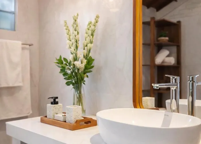 Inyoni Toucan - 3br Private Center Seminyak
