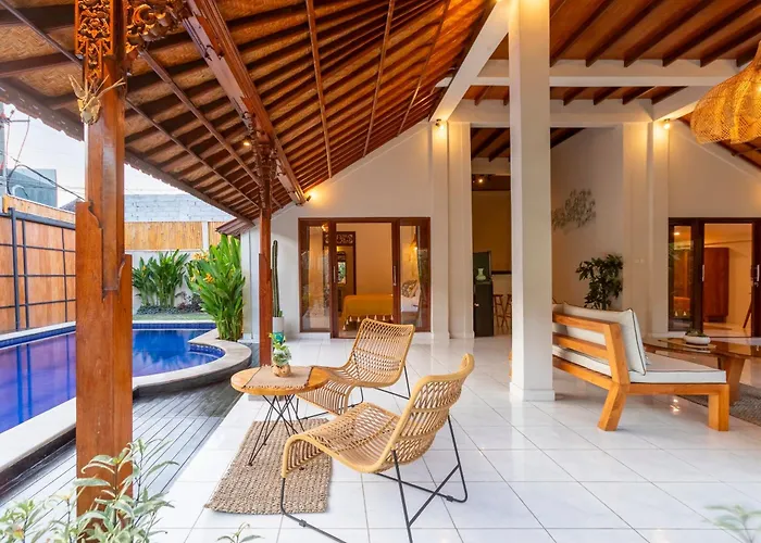 Inyoni Toucan - 3br Private Center Villa Seminyak